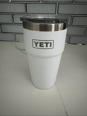 NEW! Yeti White Insulated Tumbler with Clear Lid